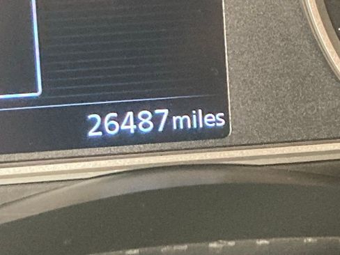 Used 2025 Nissan Versa SV image 5