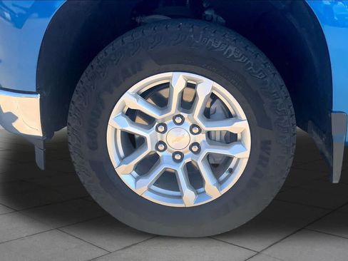 Used 2024 Chevrolet Silverado 1500 LT w/ Z71 Off-Road Package AWD/4WD image 10