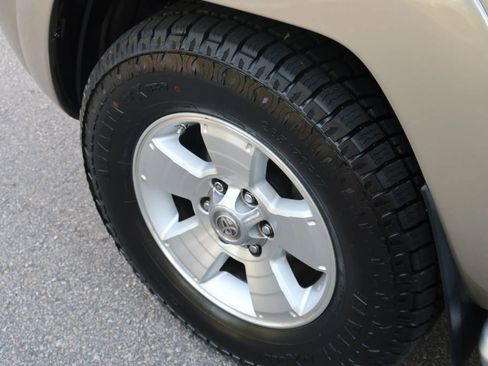 Used 2004 Toyota 4Runner Limited image 8