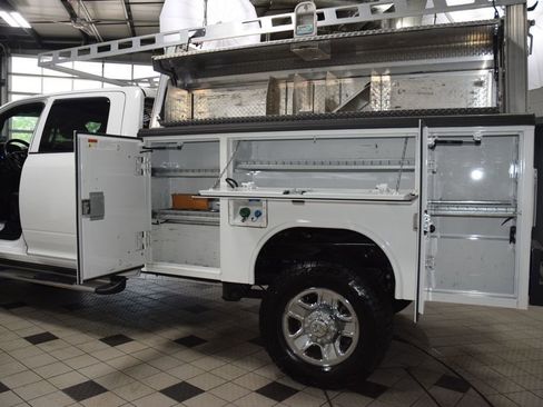 Used 2022 RAM 2500 Tradesman w/ Chrome Appearance Group AWD/4WD image 43