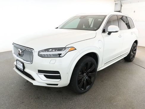 Used 2024 Volvo XC90 T8 Plus w/ Protection Package Premier image 1