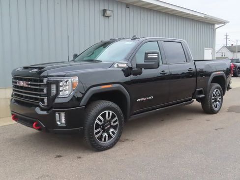 Used 2023 GMC Sierra 2500 AT4 w/ AT4 Premium Plus Package AWD/4WD image 8