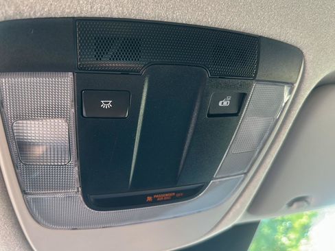 Used 2025 Kia Niro LX FWD image 25