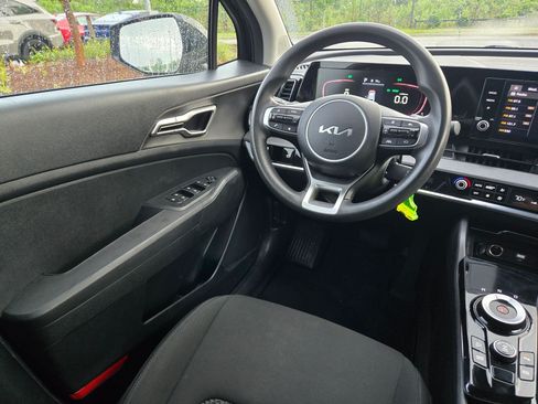 Used 2023 Kia Sportage LX AWD/4WD image 8