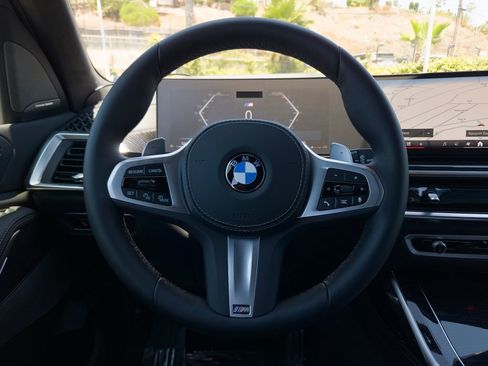 New 2026 BMW X7 xDrive40i w/ M Sport Package AWD/4WD image 14
