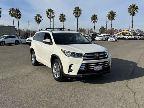 Used 2018 Toyota Highlander Limited image 44