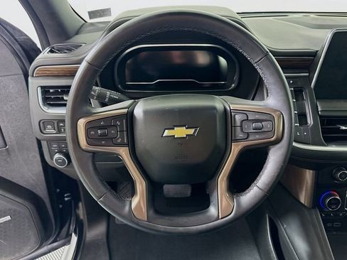 Used 2023 Chevrolet Suburban High Country w/ Premium Package 2 AWD/4WD image 15