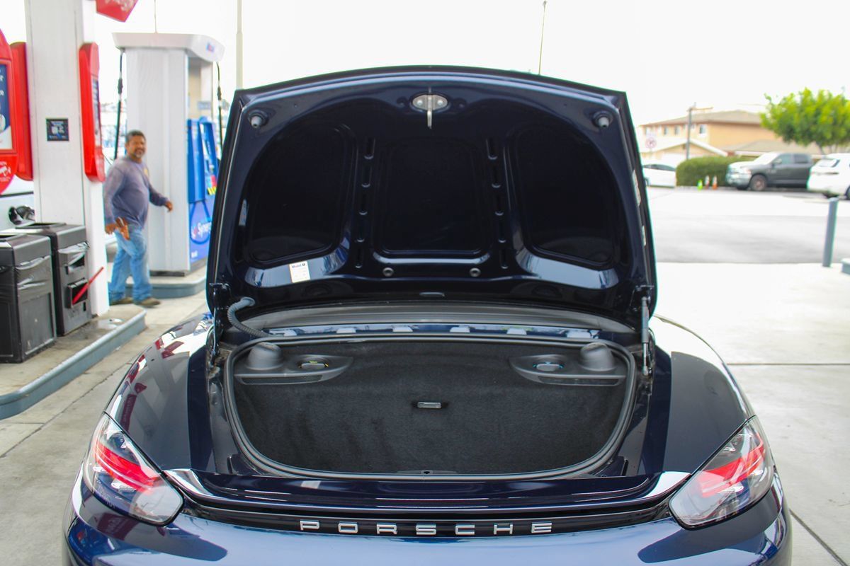 Used 2018 Porsche 718 Boxster S RWD image 34