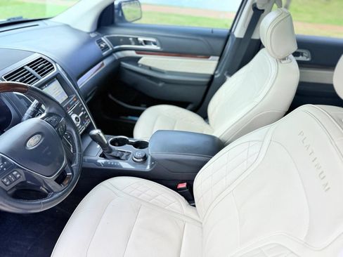 Used 2017 Ford Explorer Platinum AWD/4WD image 15
