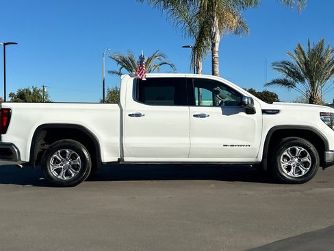 Used 2025 GMC Sierra 1500 SLT image 3