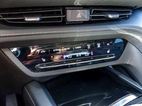 Certified 2023 Buick Envision Essence FWD image 21