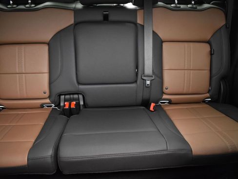 New 2025 Chevrolet Silverado 1500 High Country AWD/4WD image 31