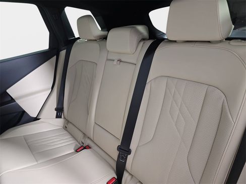 Used 2025 BMW X3 xDrive30i w/ Convenience Package image 17