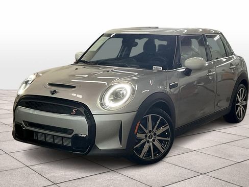Used 2024 MINI Cooper S image 1