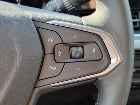 New 2026 Chevrolet Trax LT w/ LT Convenience Package FWD image 16