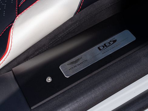 Used 2023 Aston Martin DBS Volante image 20