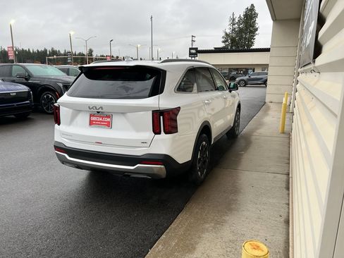 New 2026 Kia Sorento S w/ S Panoramic Sunroof Package image 4