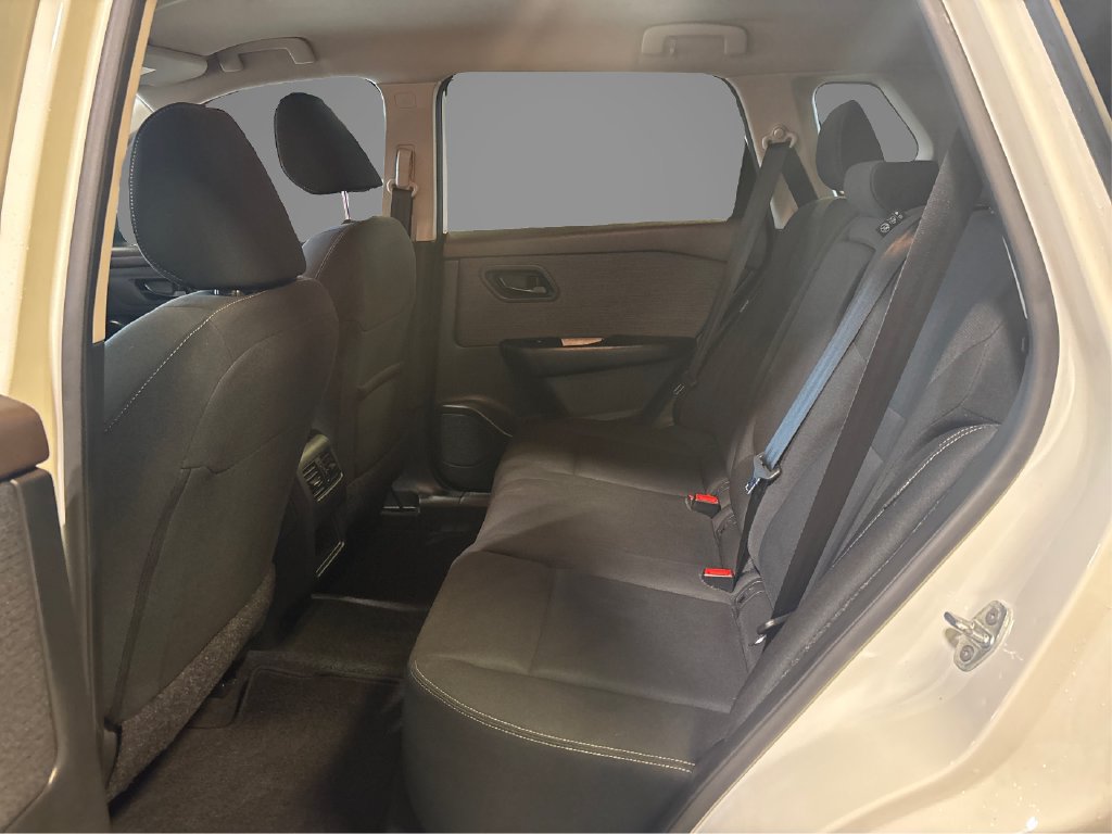 Used 2023 Nissan Rogue S AWD/4WD image 11