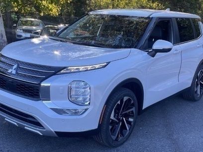 Used 2024 Mitsubishi Outlander SE Black Edition