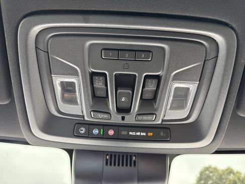 Used 2024 GMC Sierra 1500 AT4 w/ Technology Package AWD/4WD image 36