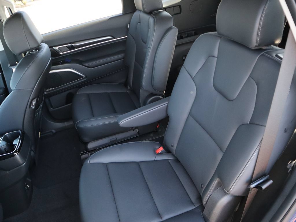 New 2025 Kia Telluride S FWD image 14