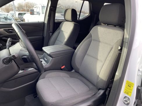 Used 2023 Chevrolet Traverse LT image 22