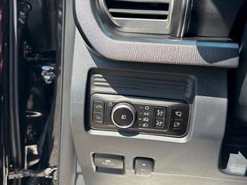 Used 2025 Ford F250 Platinum image 20