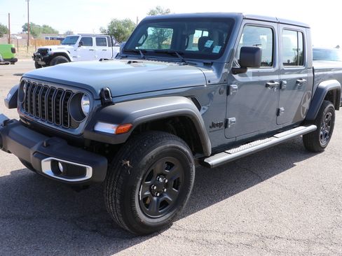 New 2026 Jeep Gladiator Sport AWD/4WD image 3