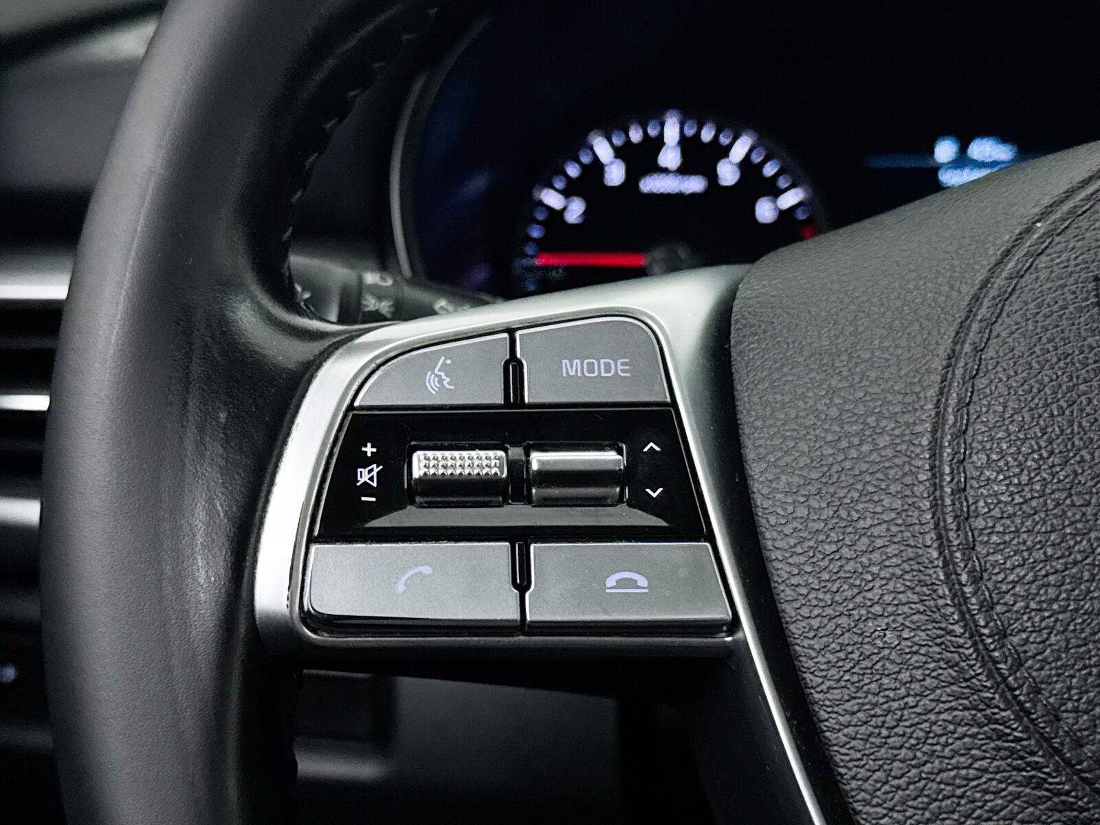 Used 2021 Kia Telluride LX FWD image 32