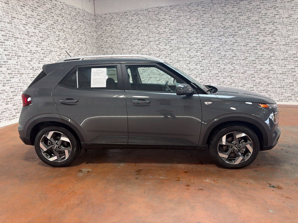 Used 2026 Hyundai Venue SEL FWD image 8