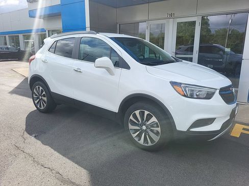 Certified 2022 Buick Encore Preferred AWD/4WD image 4