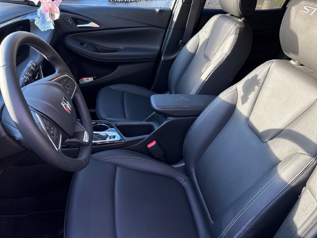 Used 2024 Buick Encore GX Sport Touring AWD/4WD image 10