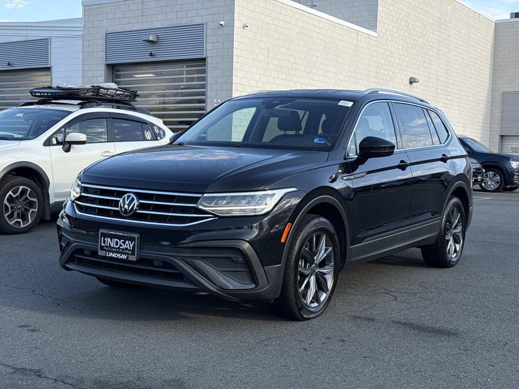 Used 2022 Volkswagen Tiguan SE FWD image 6