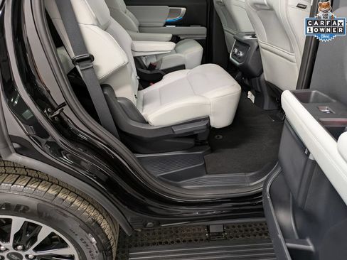 Used 2025 Ford Expedition Platinum AWD/4WD image 29