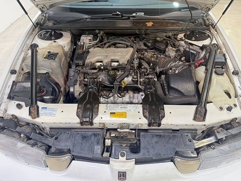 Used 1997 Oldsmobile Cutlass Supreme SL image 40