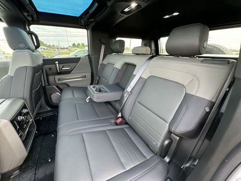 New 2025 GMC Hummer EV 2X AWD/4WD image 30