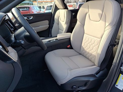 New 2026 Volvo XC60 B5 Plus w/ Protection Package Premier image 8