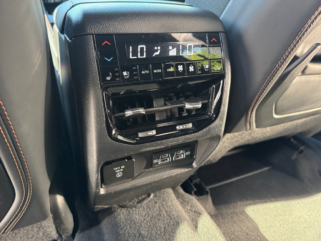 Used 2023 Jeep Grand Cherokee L Summit AWD/4WD image 21