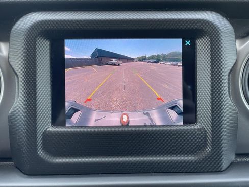 Used 2022 Jeep Gladiator Sport AWD/4WD image 24