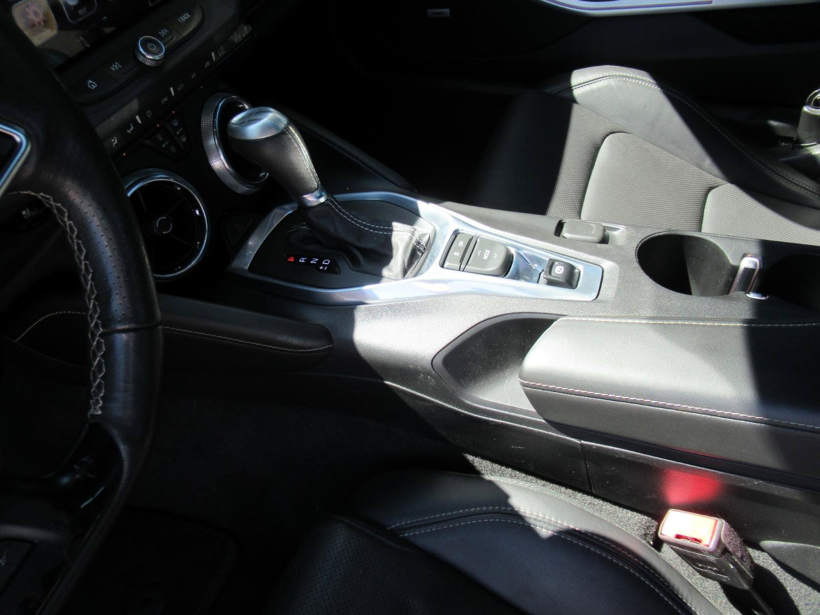 Used 2017 Chevrolet Camaro LT RWD image 15