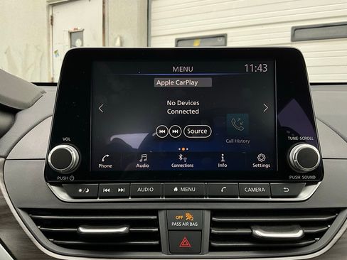 Used 2025 Nissan Altima 2.5 SV image 28