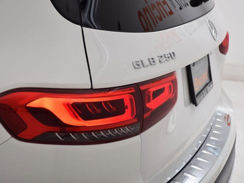 Certified 2022 Mercedes-Benz GLB 250 image 13