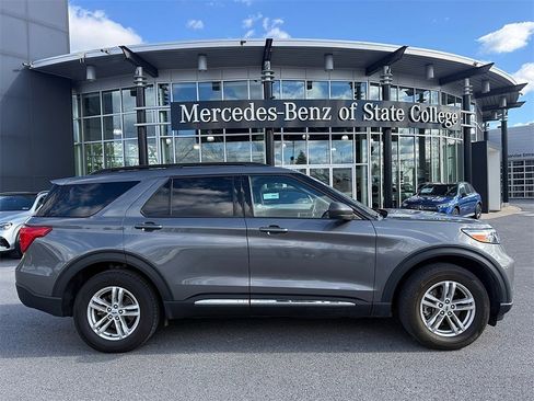 Used 2023 Ford Explorer XLT w/ Equipment Group 202A image 2