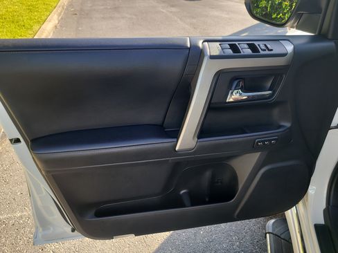 Used 2021 Toyota 4Runner Limited AWD/4WD image 18