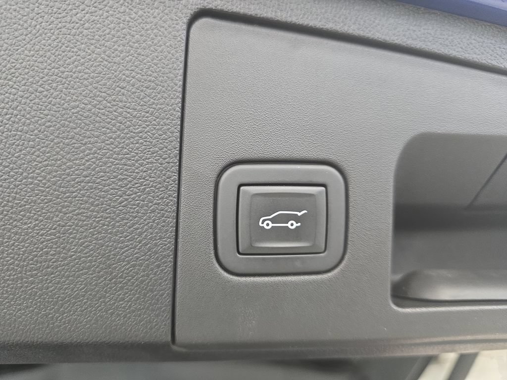 Used 2023 Cadillac XT4 Premium Luxury FWD image 20