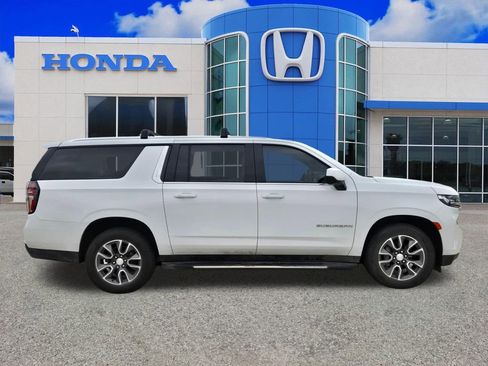 Used 2021 Chevrolet Suburban LS w/ Driver Alert Package image 2