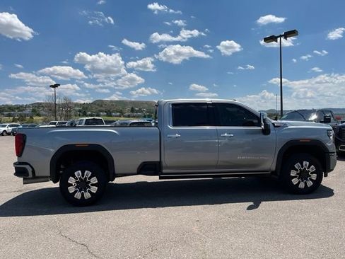Used 2025 GMC Sierra 3500 Denali w/ Denali Reserve Package AWD/4WD image 6