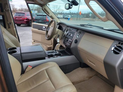 Used 2012 Ford Expedition XLT image 11