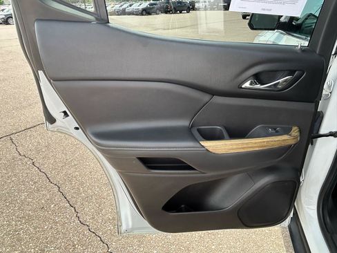 Used 2017 GMC Acadia Denali w/ Technology Package AWD/4WD image 14