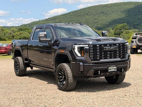 Used 2024 GMC Sierra 2500 Denali Ultimate AWD/4WD image 3